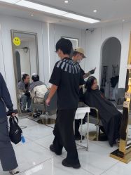 -阿三造型烫染•接发