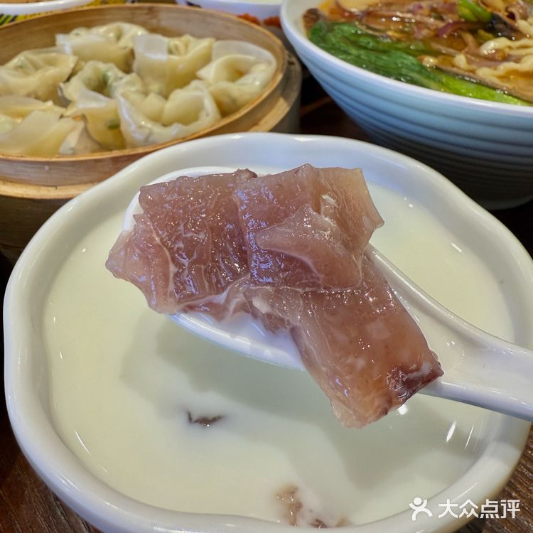 宁波城隍庙！超多小吃！！好吃s了！快去吃！！