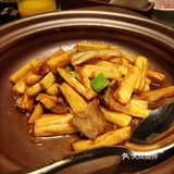 品尝徽菜的魅力，记录不同的口味之旅。