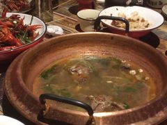 -虾弄弄海派小龙虾·牛羊蝎子火锅