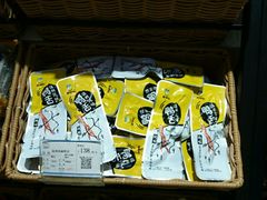 -来伊份1038(新村路三店)