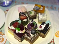 -亚洲国际大酒店·云顶阁旋转自助餐厅