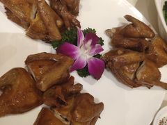红烧乳鸽-广东胜利宾馆西关粤中餐厅