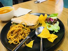 -HELLO 27 意面·沙拉·帕尼尼