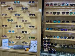-三叶眼镜城(八佰伴店)