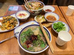 -云阿蛮云南生烫牛肉米线(奉贤路店)