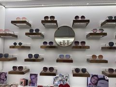 -翰佐蔡司小乐圆·依视路星趣控·暴龙眼镜折扣店