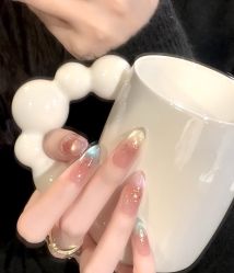 -桃色美甲沙龙