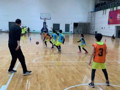 -悦动体能篮球羽毛球网球(三里河店)