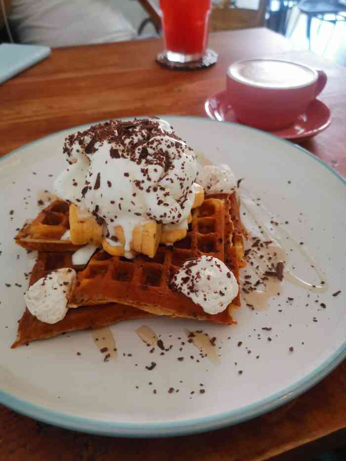 nook cafe-"外面看起来装修很不错 一进门传来一股臭味.