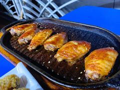 料理烤焦香翅中-老东镇啤酒屋海鲜加工·蒸汽海鲜·海鲜烧烤(台东店)