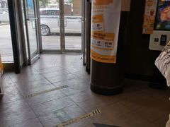 -麦当劳(展览路店)