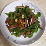 青椒炒香干看起来就特别好吃，自制的更香呢。