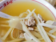 酸笋豆腐汤-津品味小吃(大学湾店)