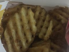 -麦当劳(乳山路店)
