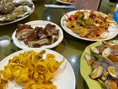 -三亚火车头万人海鲜广场