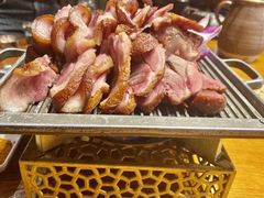 -老滇山寨•云南特色菜•地方菜•民族风情歌舞表演(金碧店)