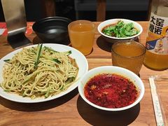 -万记麻辣烫国展总店