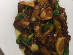 -老码头黑皮肘子锅包肉(赣水路店)
