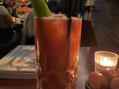 -毛毛虫酒吧