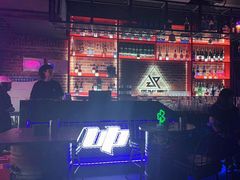 -UP嘻哈酒吧(粉巢店)