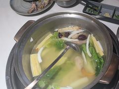 -喃喃椰·糟粕醋·椰子鸡火锅(七堡花园店)
