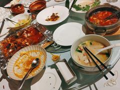 -彩云天云南餐厅