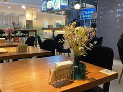 -POKEE VIA&Brunch·维娅(重庆来福士店)