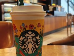 -星巴克臻选(莘庄仲盛店)