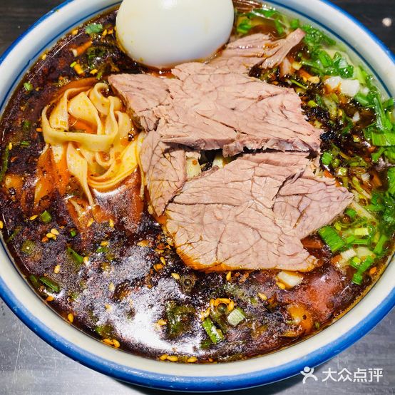 中国兰州本土清汤牛肉面