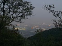 -鬼笑石后山停车场