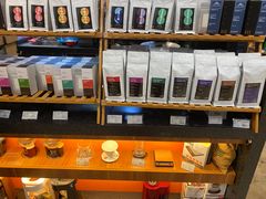零售区-Gee Coffee Roasters (万象城店)