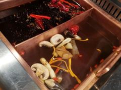 -老牌坊云南鱼豆花火锅(嵩山店)