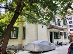 -全家便利店(愚园路六店)