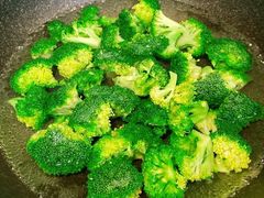 蒜蓉西兰花-鹊华居·地道鲁菜·海鲜·融合味(大明湖店)