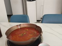 -毛辣果·贵州红酸汤牛肉火锅(西单店)