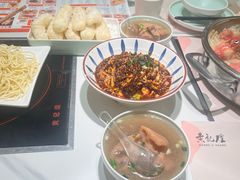-黄记煌三汁焖锅(新佳丽江汉路店)