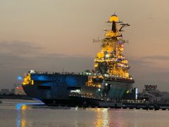 -泰达航母主题公园