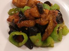 青椒云耳焖走地鸡-稻香酒家(长宁KING88广场店)