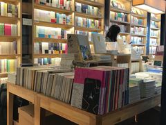 -猫的天空之城概念书店(杭州南宋御街店)