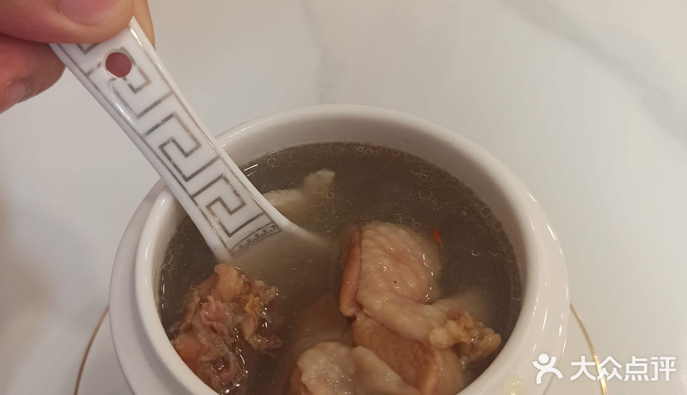 美味炖汤与特色菜的完美结合