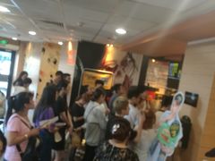等位区-麦当劳(卫星广场店)