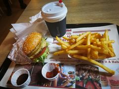 -The Habit Burger Grill 哈比特汉堡(复兴soho店)