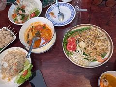 -Dang restaurant (patong phuket)