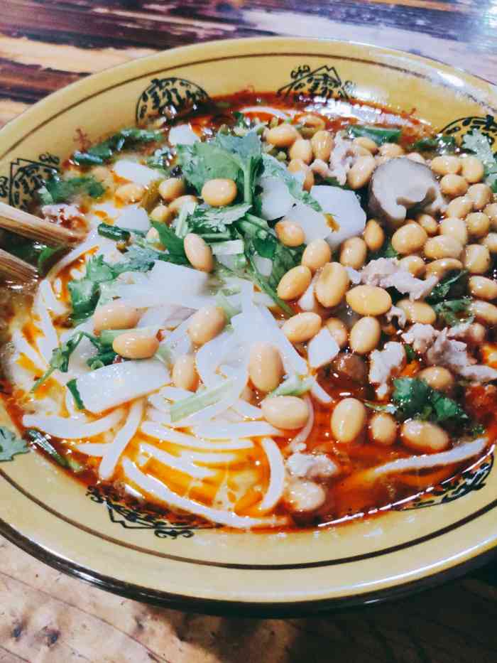 吴记牛骨粉-"[环境]这家吴记牛骨粉位于鹰潭火车站附近.