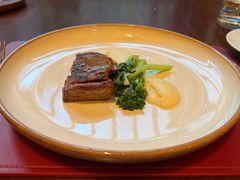 烤切片腹侧牛排（防风根泥甜杆西兰花）-Tivano意大利餐厅(成都居舍酒店)