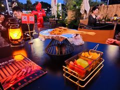 -何师烧烤Pro ·江湖川菜·小龙虾·精酿(太古里旗舰店)