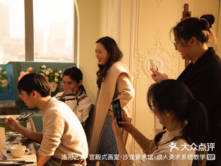 查看高清大图 洛可艺术·宫殿式画室·沙龙美术馆·成人美术系统教学