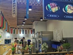 门面-花馬肆.云南过桥米线(汉神购物广场现场熬汤店)