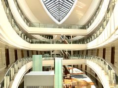 -上海滴水湖皇冠假日酒店